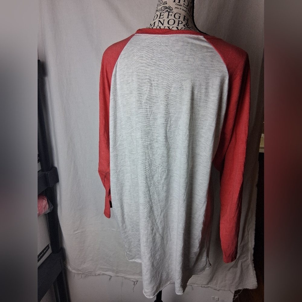 Red and White XL Shirt - Picture 3 of 3